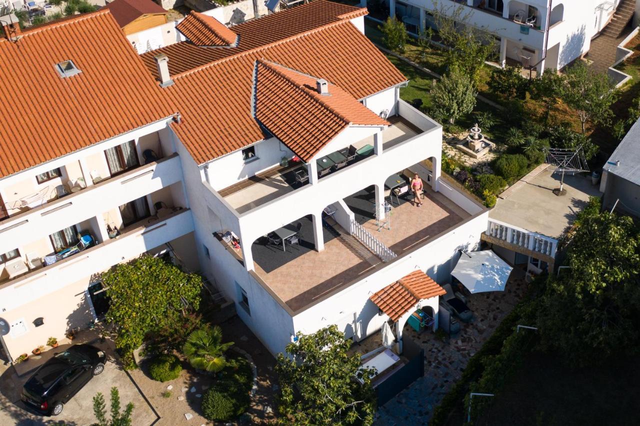 Apartment House Lijan Đảo Krk Ngoại thất bức ảnh