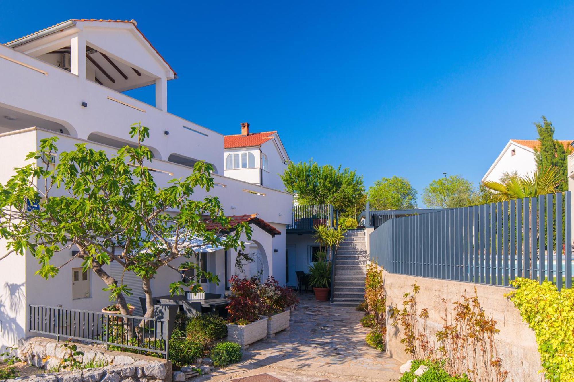 Apartment House Lijan Đảo Krk Ngoại thất bức ảnh