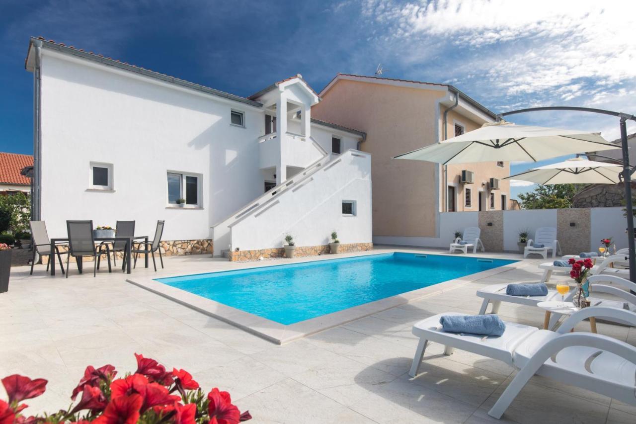 Apartment House Lijan Đảo Krk Ngoại thất bức ảnh